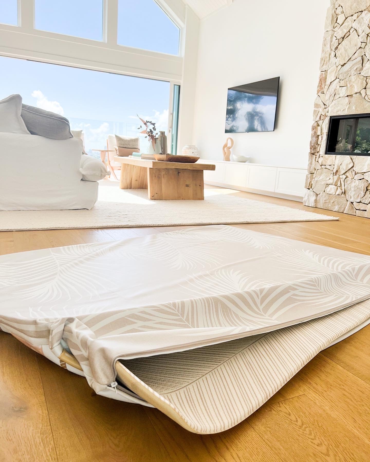 Softly Summer Cuvvy play mat cover, padded play mat, vegan leather, reversible, road play mat, palm tree, baby play mat